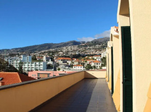 Travellers Pearl by Story Tellers