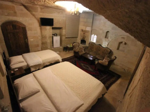 Family Cave Suites Hotel