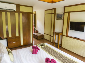 P. P. Erawan Palms Resort