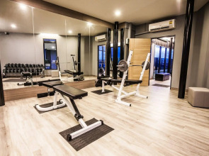 De Botan Srinakarin Hotel & Residence