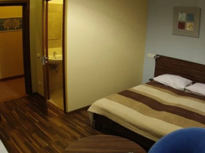 Отель Дарницкий