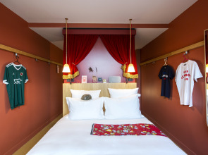 Mob Hotel Paris les Puces