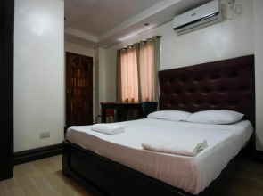 Adelaida Pensionne Hotel