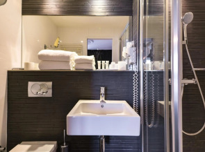 First Hotel Paris Tour Eiffel