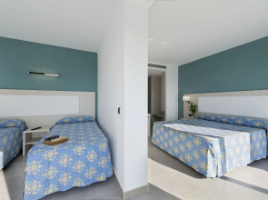 Отель 4R Miramar Calafell