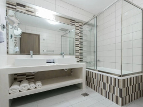 Sea View Village - Studios & Apartments