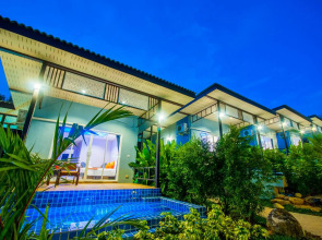 Chomphu Resort Khaolak