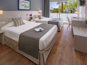 Курортный отель 4R Salou Park Resort I