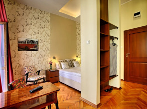 Stare Kino Cinema Residence