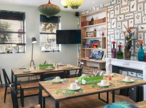 Villa Bougainville by Happyculture