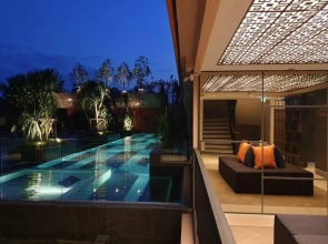 Prime Town - Posh & Port Hotel Phuket