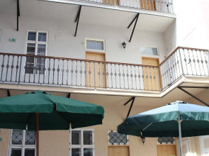 Alice Apartment House