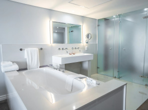 Blaauwberg Beach Hotel