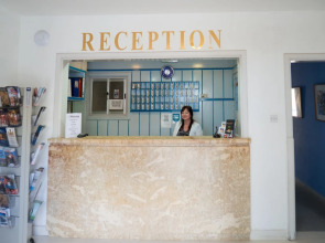 Mavina Hotel & Apartments