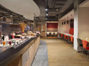 Отель Ramada Encore by Wyndham Киев