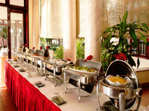 Golden Coast Resort and Spa