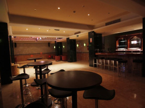 Hotel Parasol by Dorobe