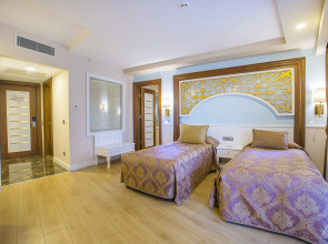 J'adore Deluxe Hotel & Spa