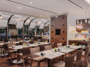 Отель NH Milano 2