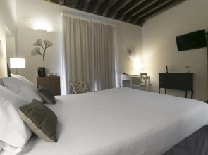 Shine Albayzín Hotel