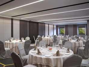 Отель NJV Athens Plaza