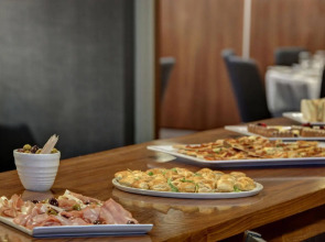 Holiday Inn London - Luton Airport by IHG