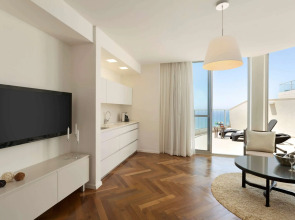 Ramada Hotel & Suites by Wyndham Netanya