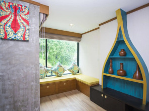 Phi Phi Nice Beach Hotel Hip