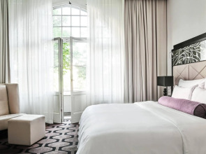 Roomers Berlin Steinplatz, Autograph Collection