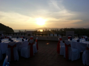 Pavilion Queen's Bay