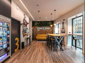 Petit Hostel La Latina - Adults Only