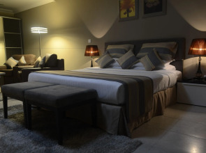 Magnum Hotel & Suites West Bay