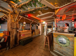 Jorplace Beach Hostel