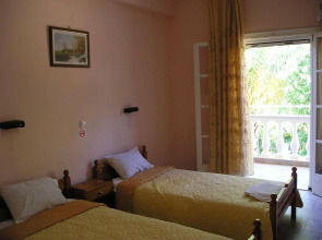 River Studios & Apartments