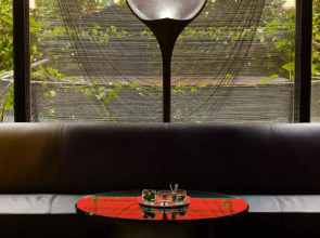 Отель Plaza Athenee