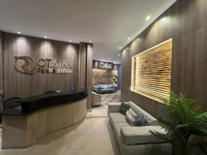 Rotana Palace Suites