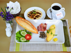 Vaia Hoi An Boutique Hotel