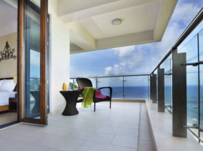 Serenity Coast All Suite Resort Sanya