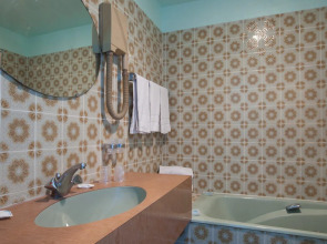 Hoy Paris - Home of YOGA