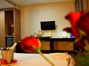 Pearl Grand By Rathna