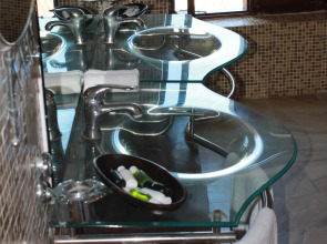 Al Johari Hotel & Spa