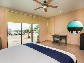 Capital O Cancun International Airport 24/7