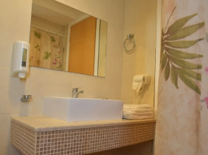 Bristol Sea View Apartments