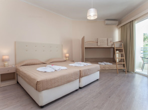 Отель Alexandros 