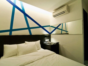 Grid 9 Hotel