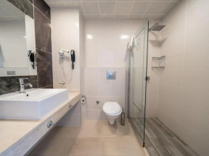 Supreme Beach - Adults Only