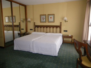 Hotel Ele Puente Romano