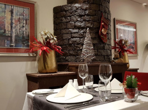 Santa Cruz Village Hotel