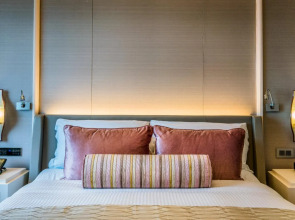 Отель Caravelle Saigon