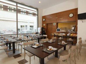 Appart'City Confort Paris Clichy Mairie